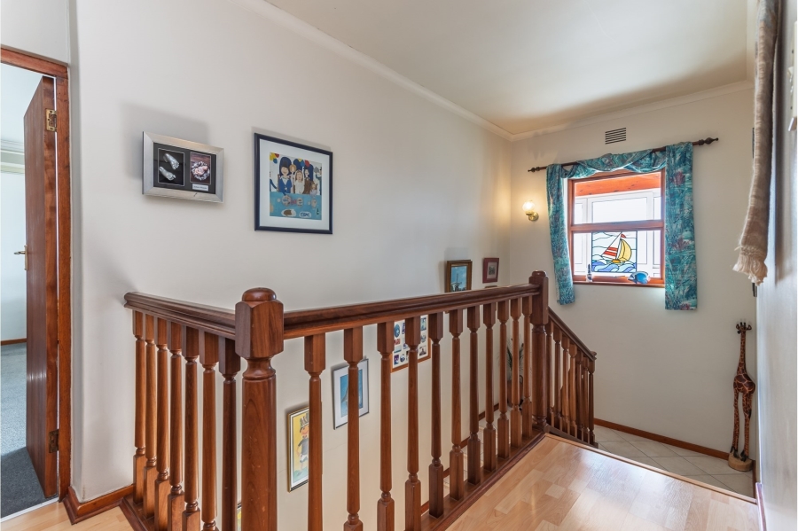 4 Bedroom Property for Sale in Fish Hoek Western Cape